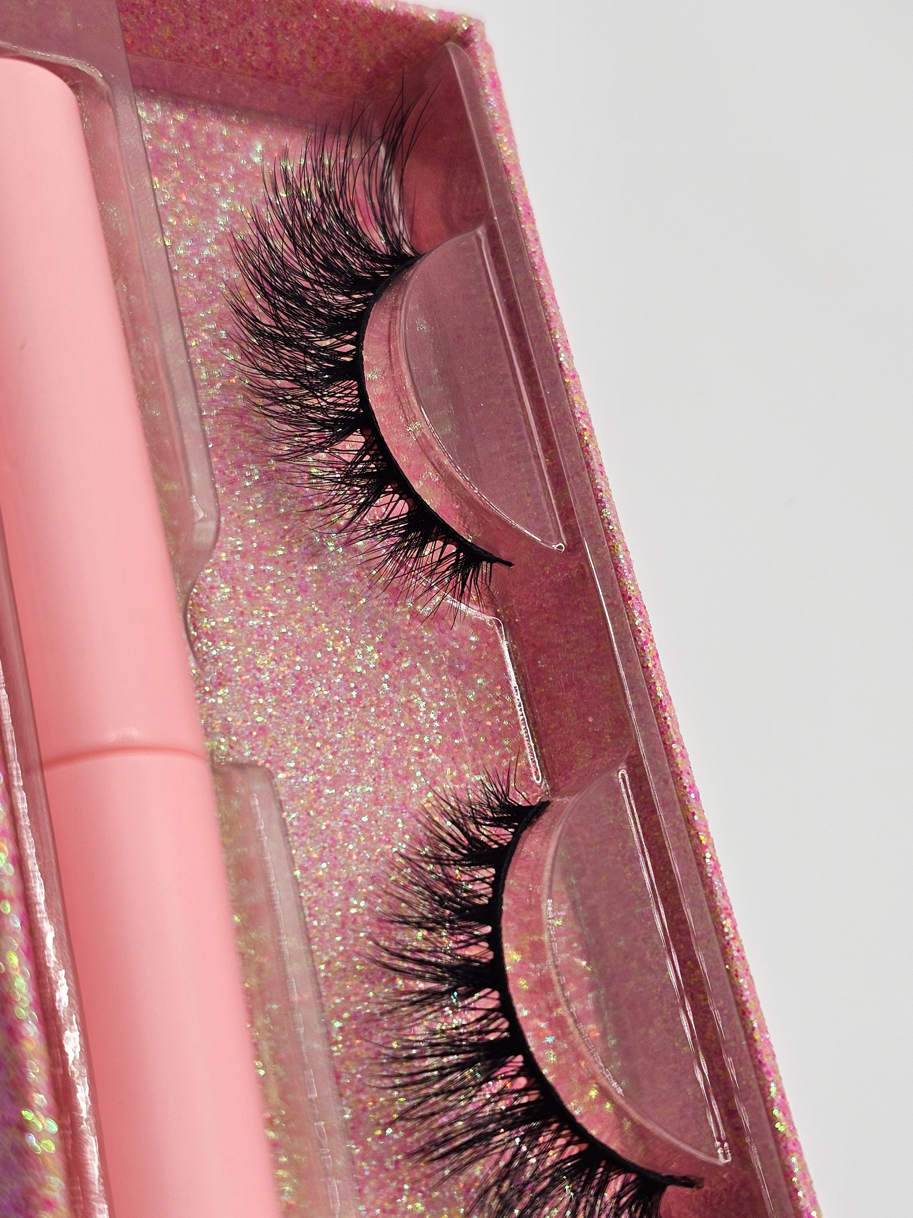 Dramatic 18mm Cat-Eye Faux Mink Lashes | Vegan & Cruelty-Free D539K